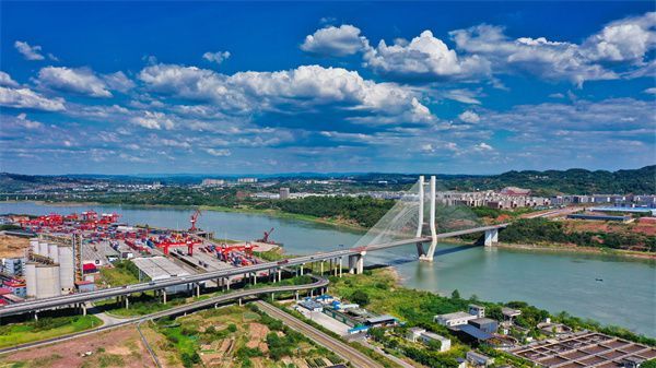 内陆腹地到开放前沿：四川泸州打造对外经贸桥梁